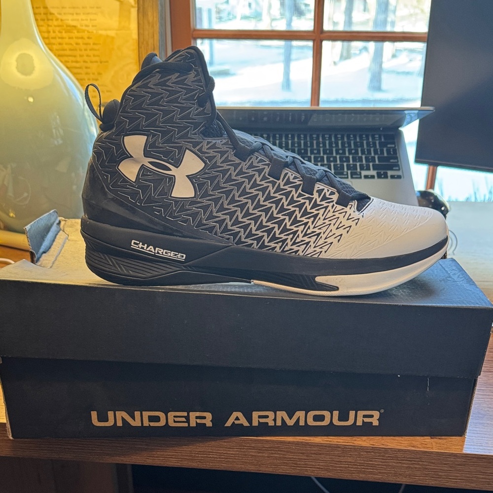 Under Armour Lockdown 3 Basketball Shoes Men’s 13 NEW IN BOX